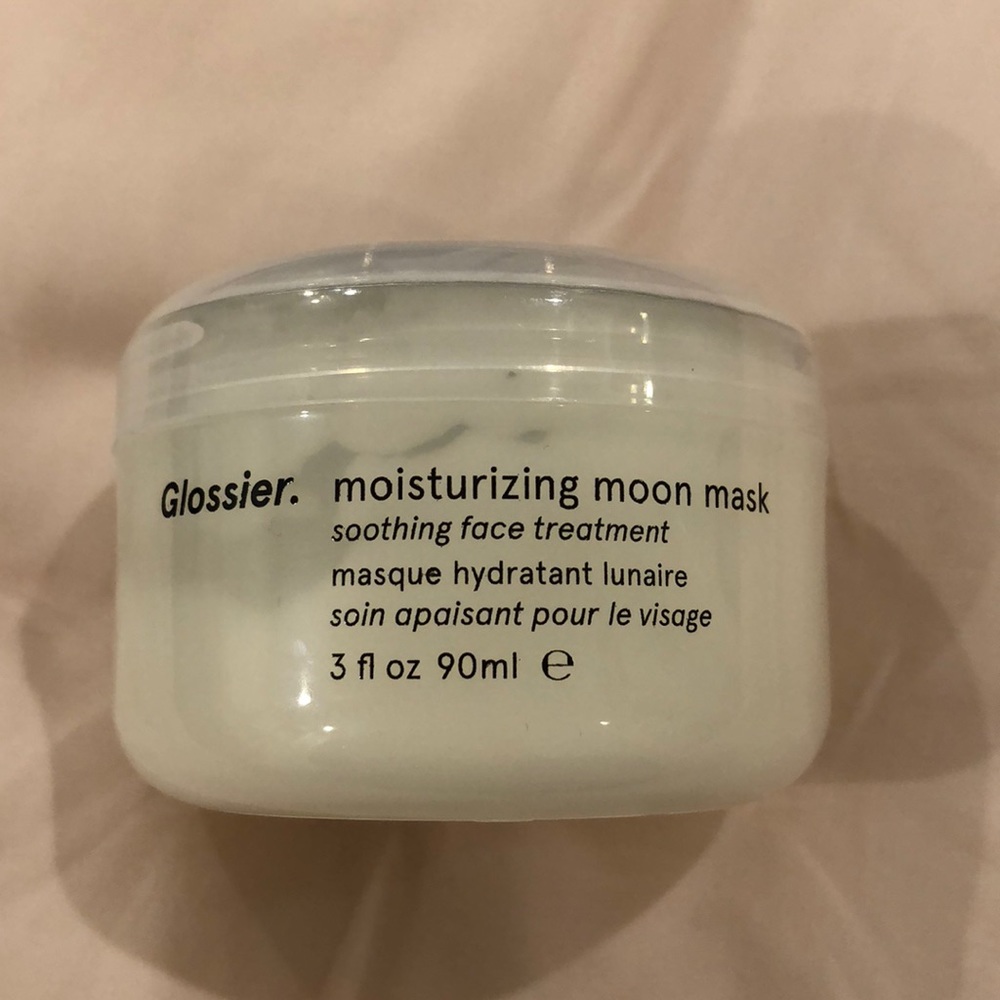 Glossier Moisturizing Moon Mask